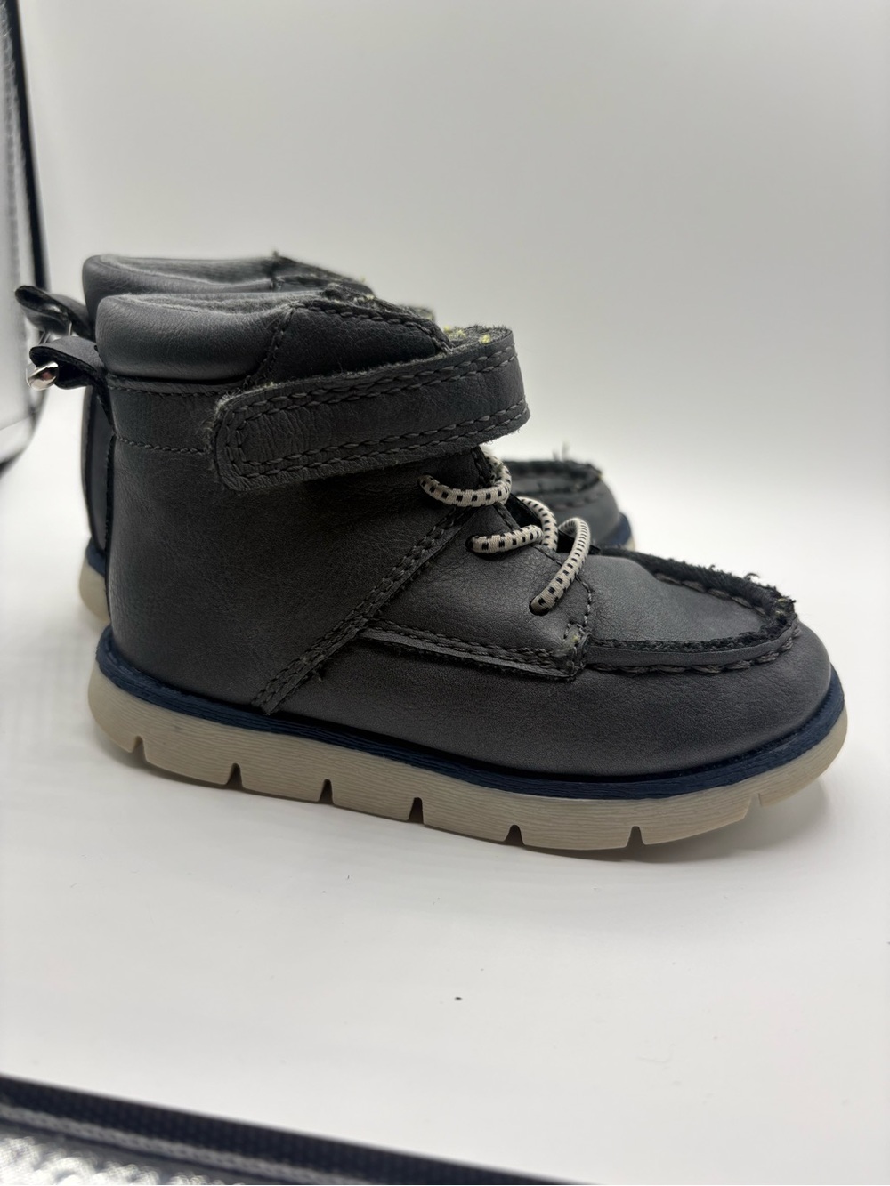 OshKosh B'gosh Gray Leather Kids Ankle Boots with Cream Sole
